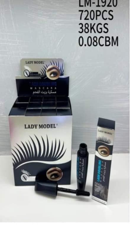 🌟 LADY MODEL – Lash Doubling Mascara